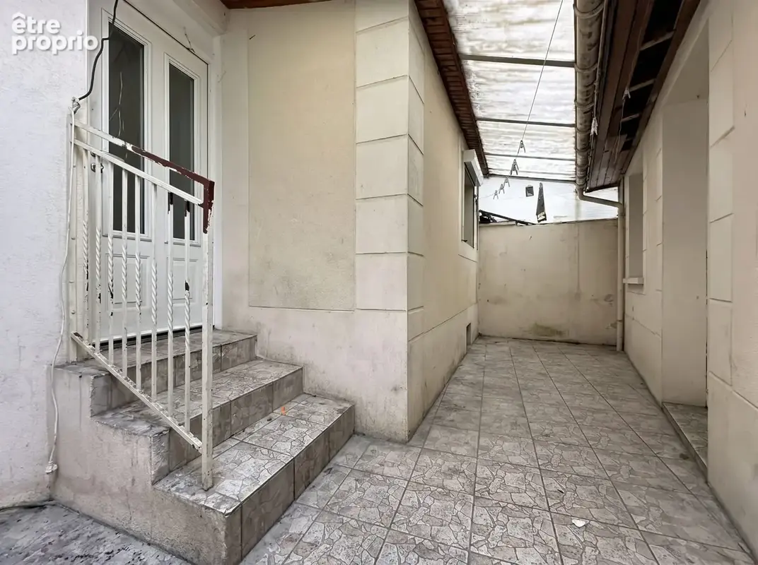 Maison 66 m² à Saint-Denis  - photo 2