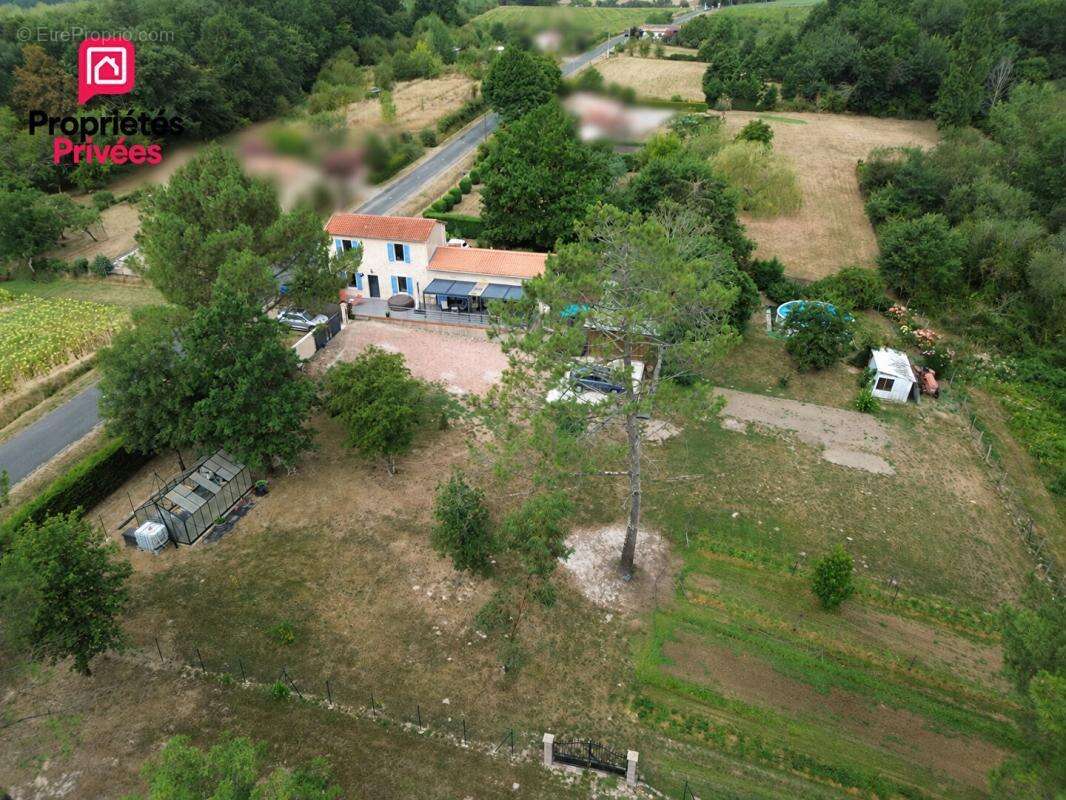 Maison en pierre rénovée de 142 m² sur plus de 7 300 m² - photo 18