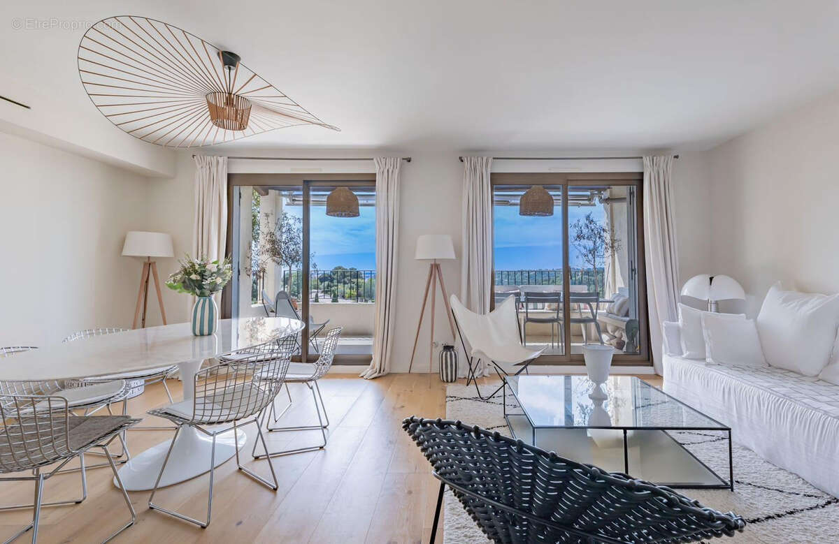 Appartement à VILLENEUVE-LOUBET