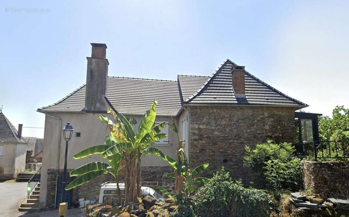 Maison à ALLASSAC