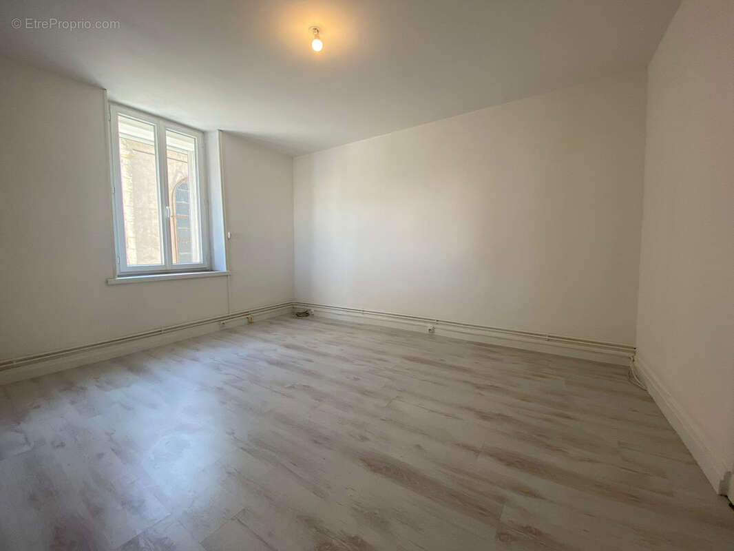 Appartement à POMPEY