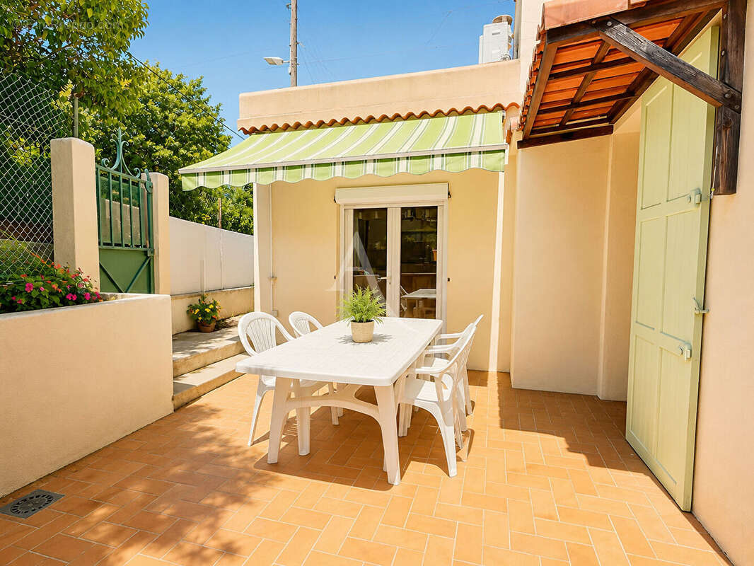 LES OLIVES Marseille 13013- Maison de type 3 avec terrasse, jardin, dépendances - photo 2