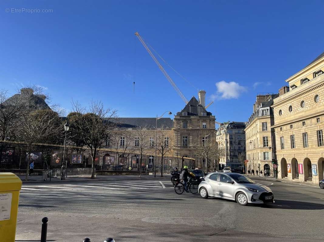 Autre à PARIS-6E