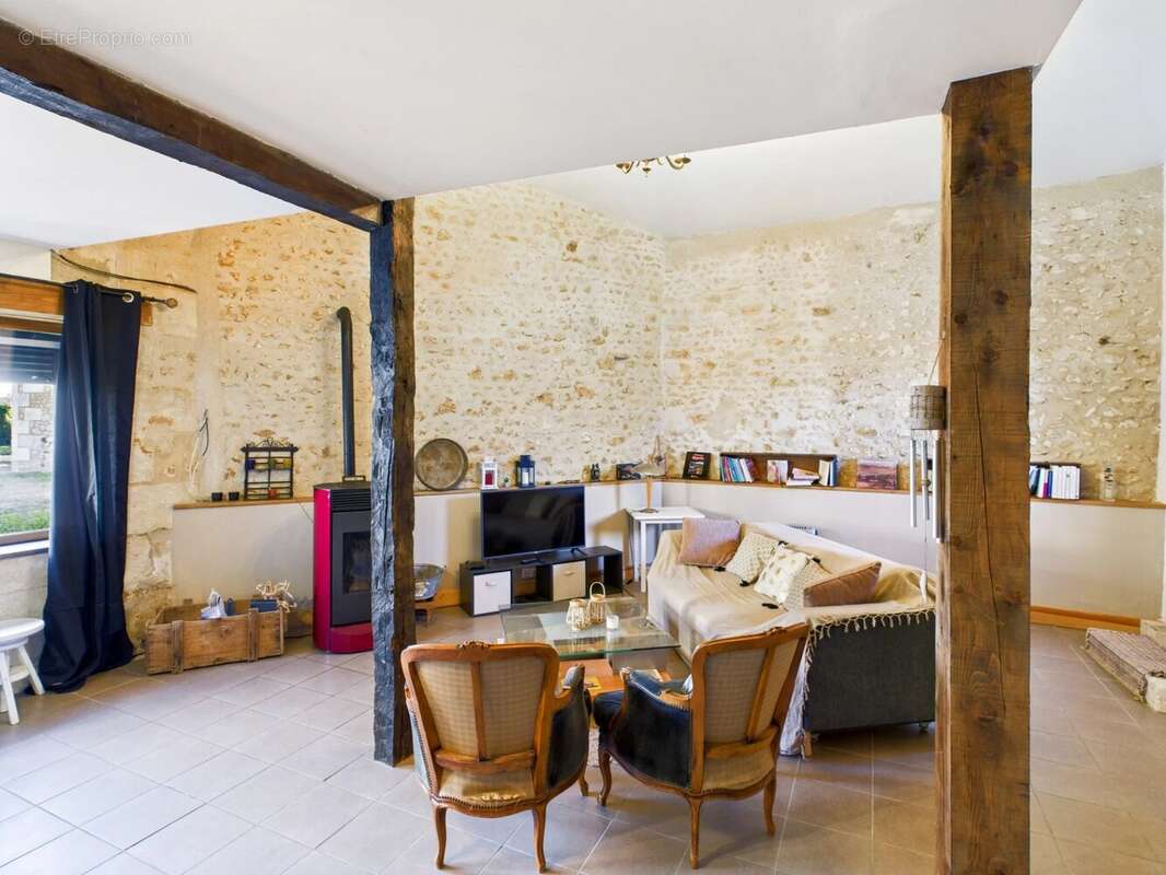 Maison à AUBETERRE-SUR-DRONNE