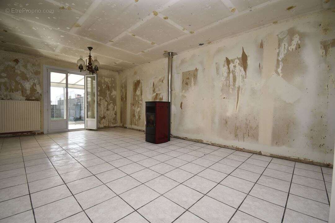 Maison à NEUVILLE-SAINT-REMY