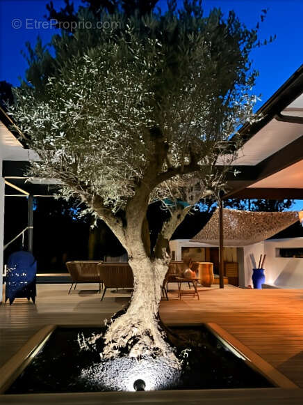 Villa contemporaine avec 5 chambres et piscine. - photo 35