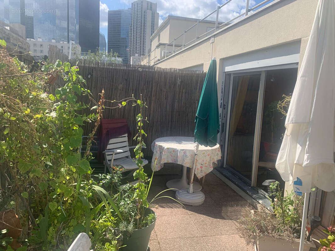 Appartement à COURBEVOIE