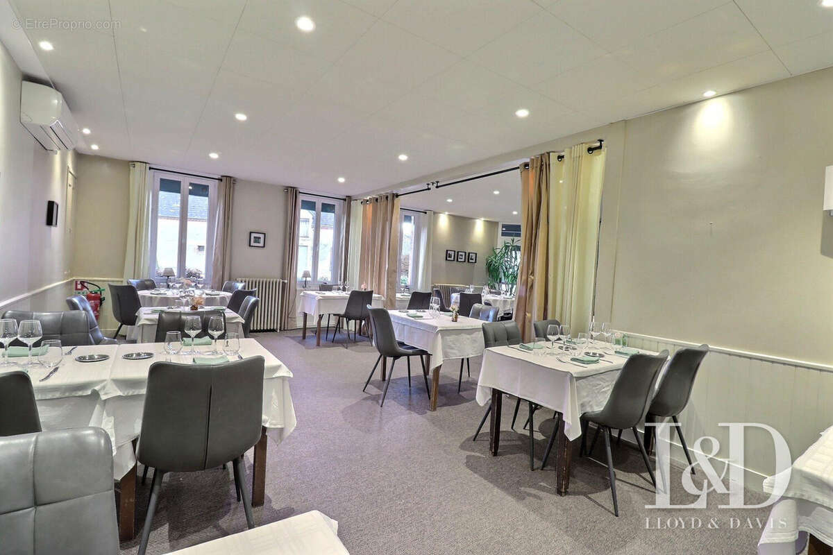 SALLE 3 - Autre à LES BORDES