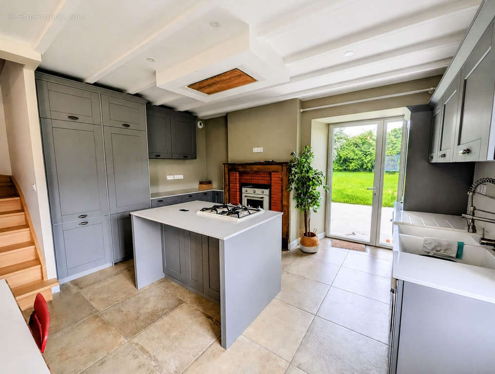 A VENDRE Maison rénovée 6 pièces de 106 m²  - CHERRUEIX (35120) - photo 5