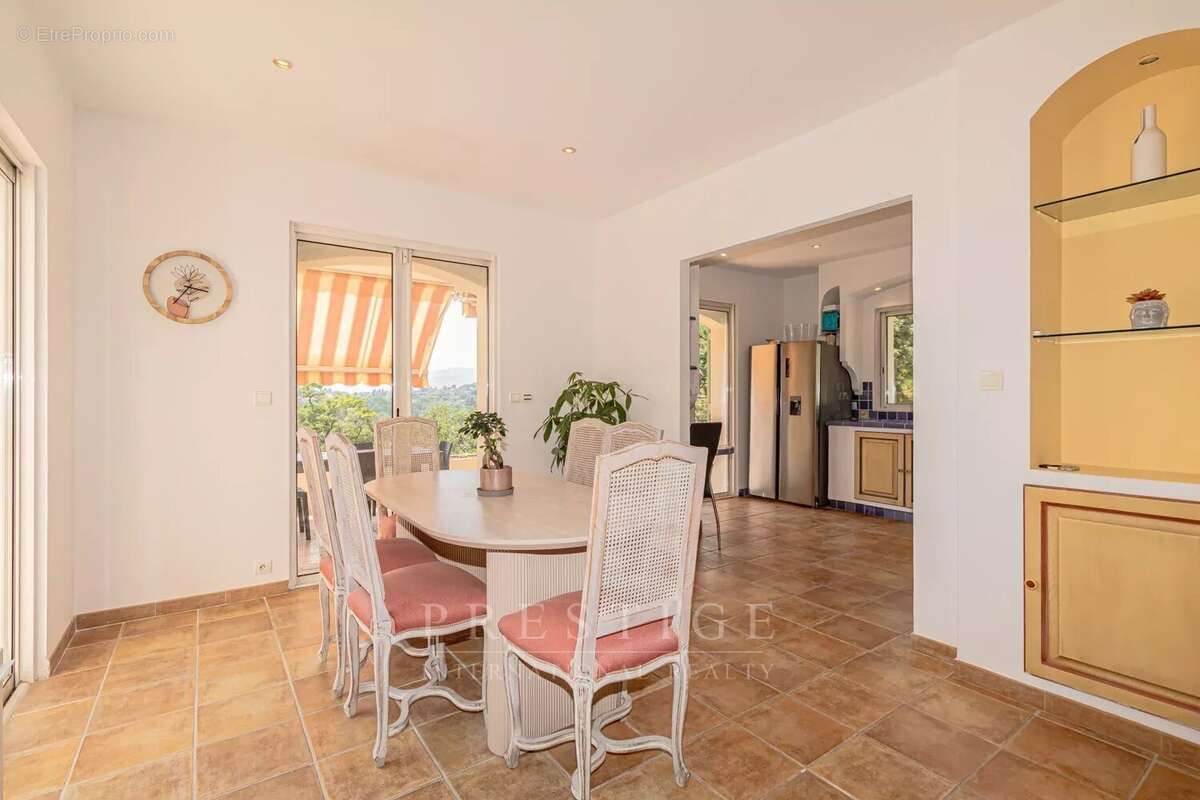 Chateauneuf de grasse, villa florentine 365m² garage, piscine, terrain 4000m² - photo 19