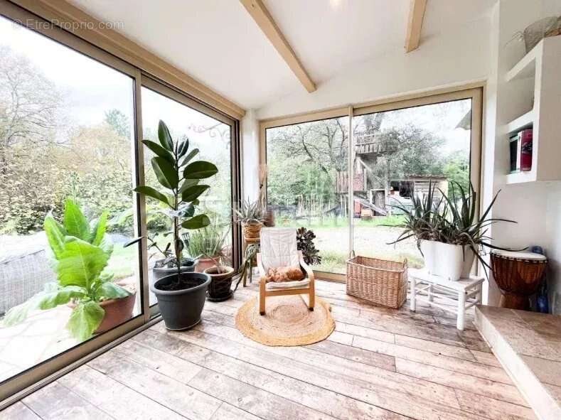 Maison à BAGNOLS-EN-FORET