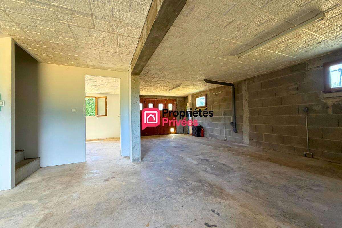 Maison T5 à vendre de 116 m² avec sous-sol complet et combles aménageables à Saint Gervais D'Auvergne 63390 - photo 18