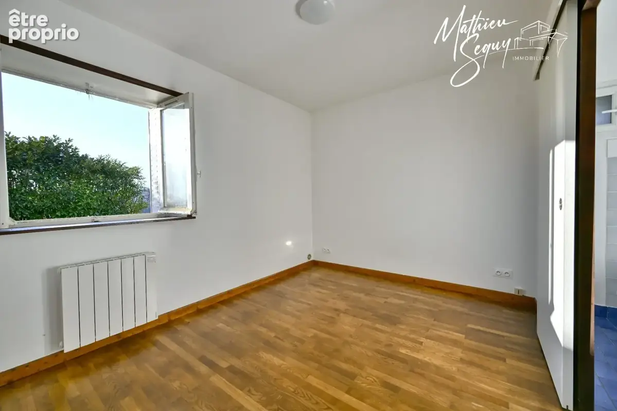 CHARBONNIERES LES BAINS (69) Appartement T2 de 45m² avec jardin de 84m² - Façade refaite 2025 et huisseries changées 2025 - photo 12