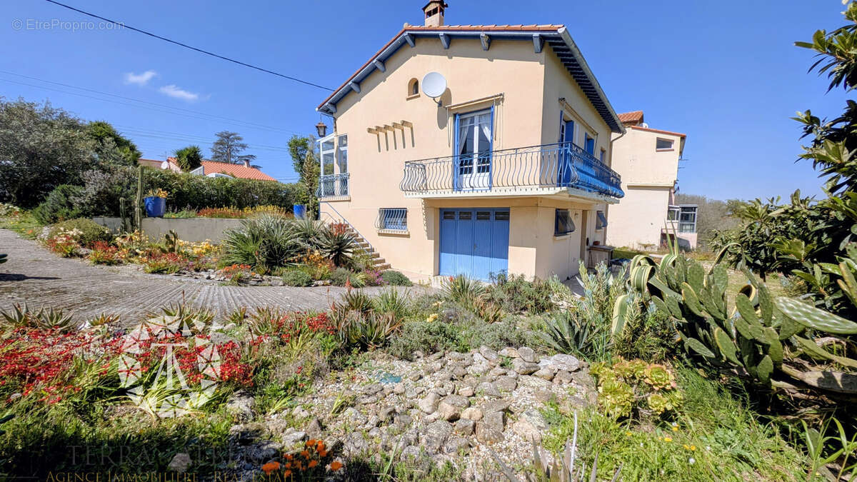 Maison à LAROQUE-DES-ALBERES