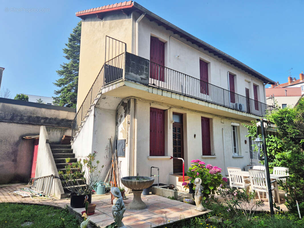 Maison à VILLEURBANNE