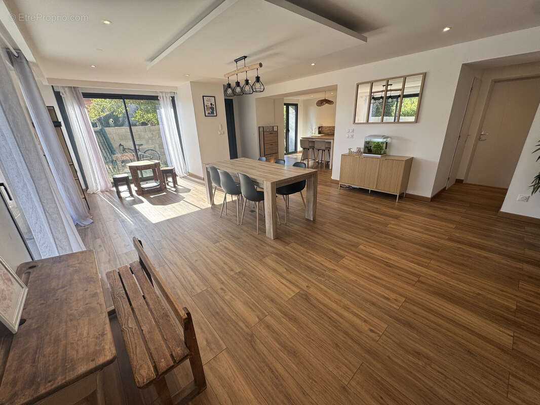 Maison à SAINT-MAURICE-DE-GOURDANS