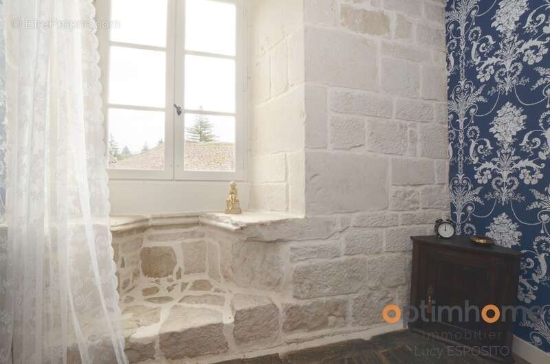 Maison à NANTEUIL-EN-VALLEE