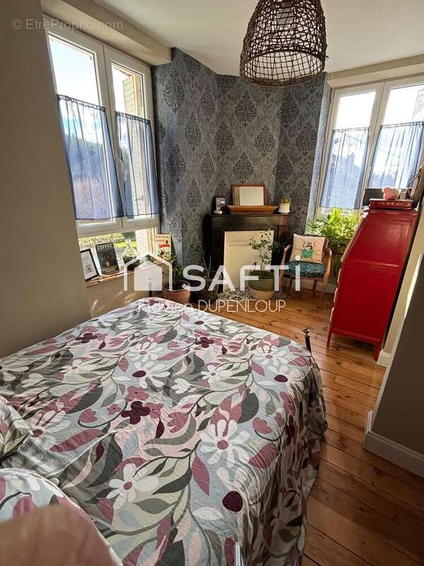 Maison 94 m² à Celles-Sur-Durolle  - photo 4