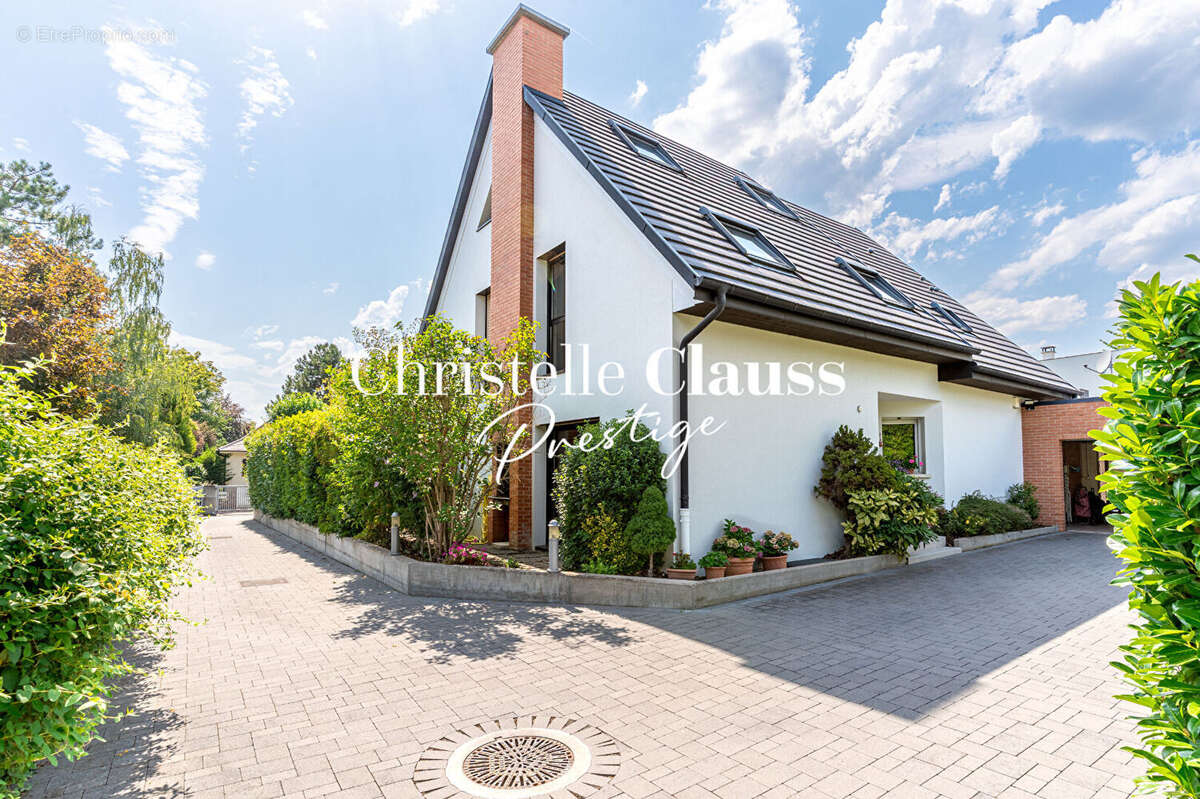 COLMAR QUARTIER SUD / Maison d'Exception avec Piscine & Spa sur 10 Ares - photo 7