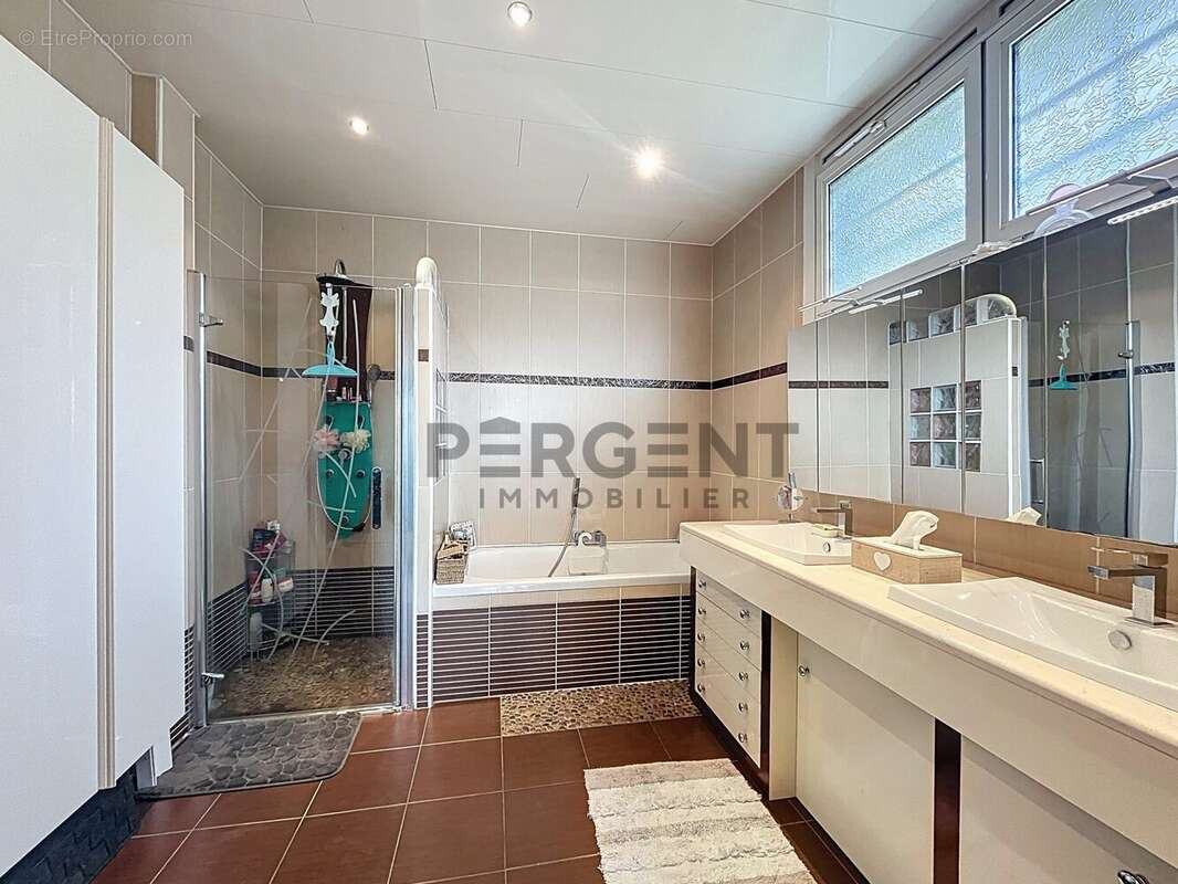 Maison à CHARLEVILLE-MEZIERES