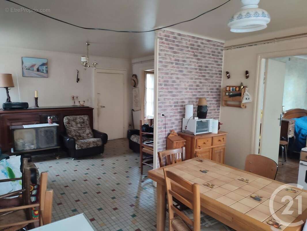 Maison à SUILLY-LA-TOUR