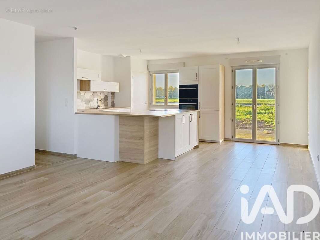 Photo 2 - Maison à MONDONVILLE-SAINT-JEAN