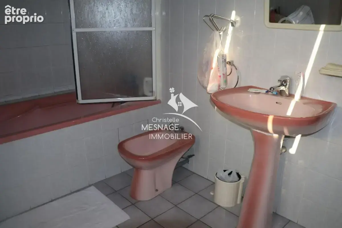 À vendre chez Christelle Mesnage immobilier, aux portes de D - photo 17