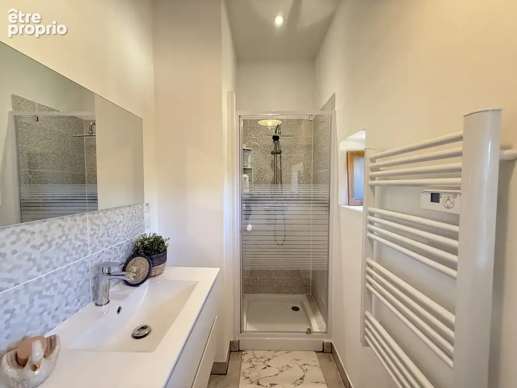 Belle longère de caractère rénovée   3 chambres, dépendances & potentiel - photo 22