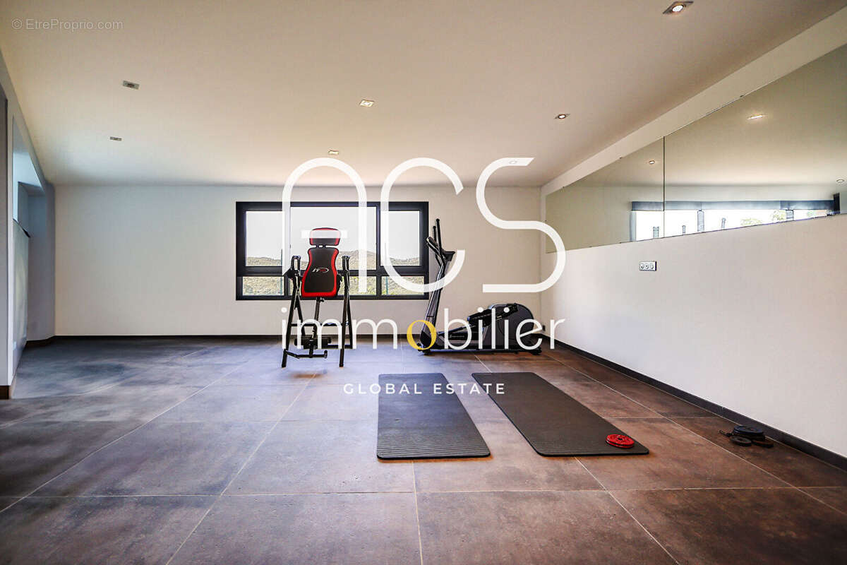 Maison à LA LONDE-LES-MAURES