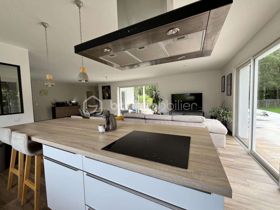 Maison à GRAYAN-ET-L&#039;HOPITAL