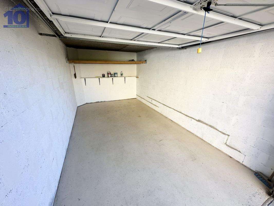 Parking à VALRAS-PLAGE