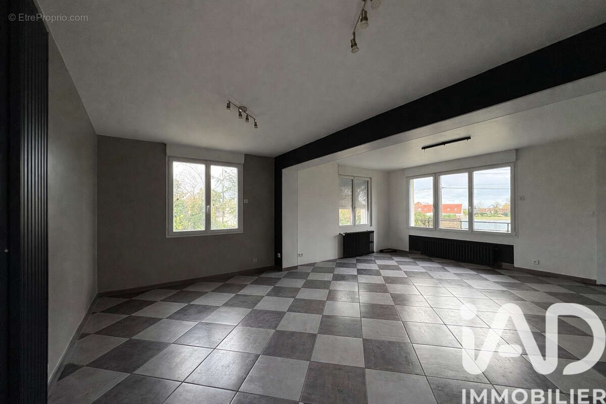 Maison 112 m² à Le Plessier-Rozainvillers  - photo 2