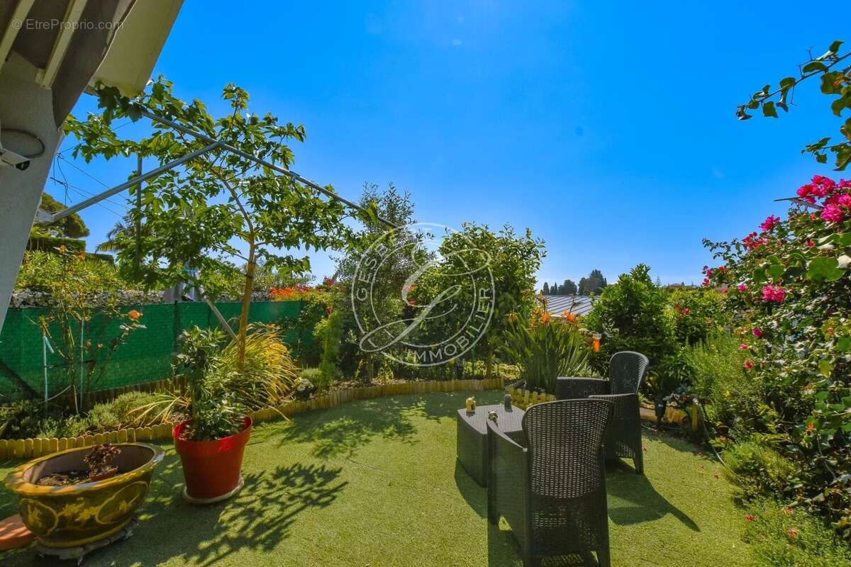 Appartement à ROQUEBRUNE-CAP-MARTIN