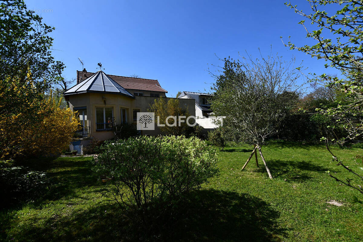 Maison à LA CELLE-SAINT-CLOUD