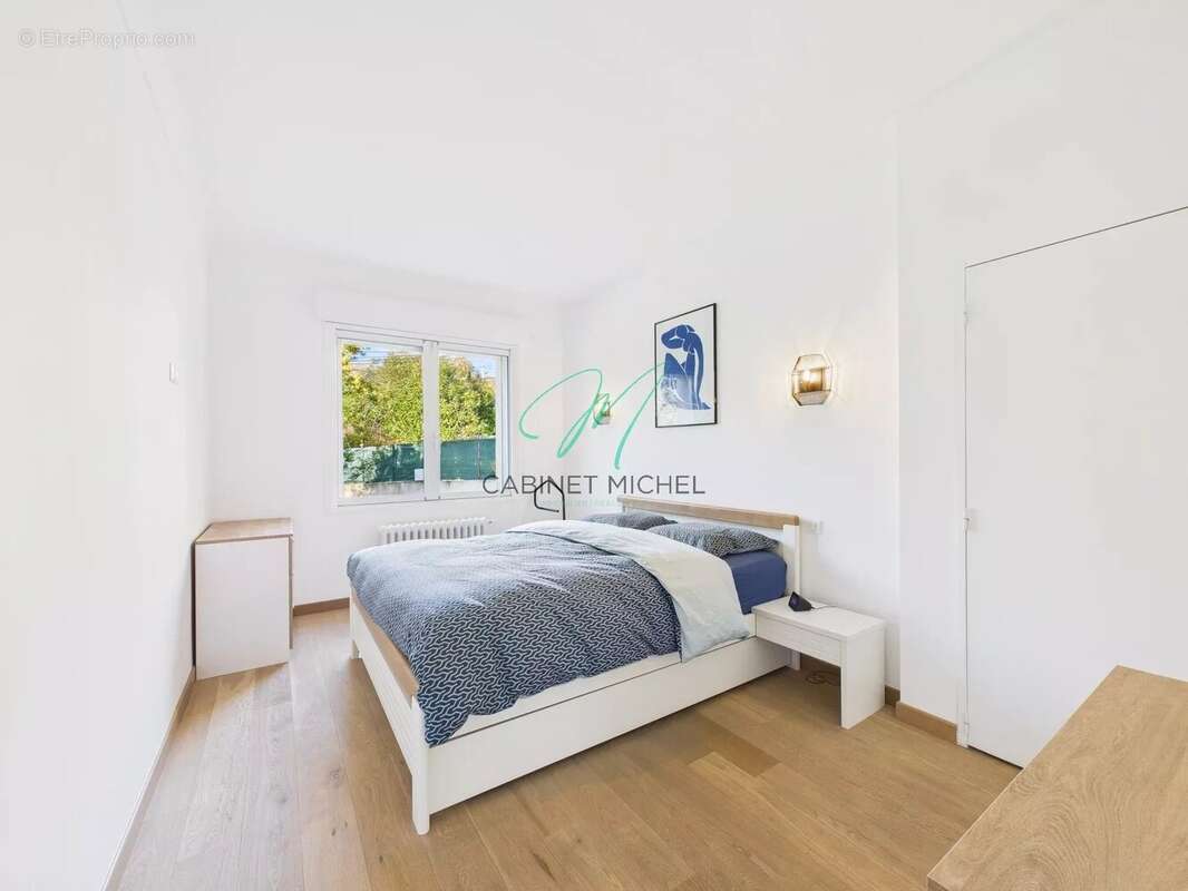 Maison à CHATEAUNEUF-GRASSE