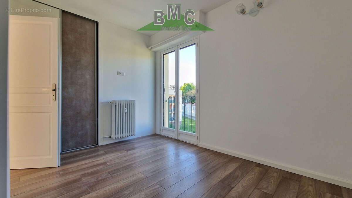 Appartement à LE PLESSIS-BOUCHARD