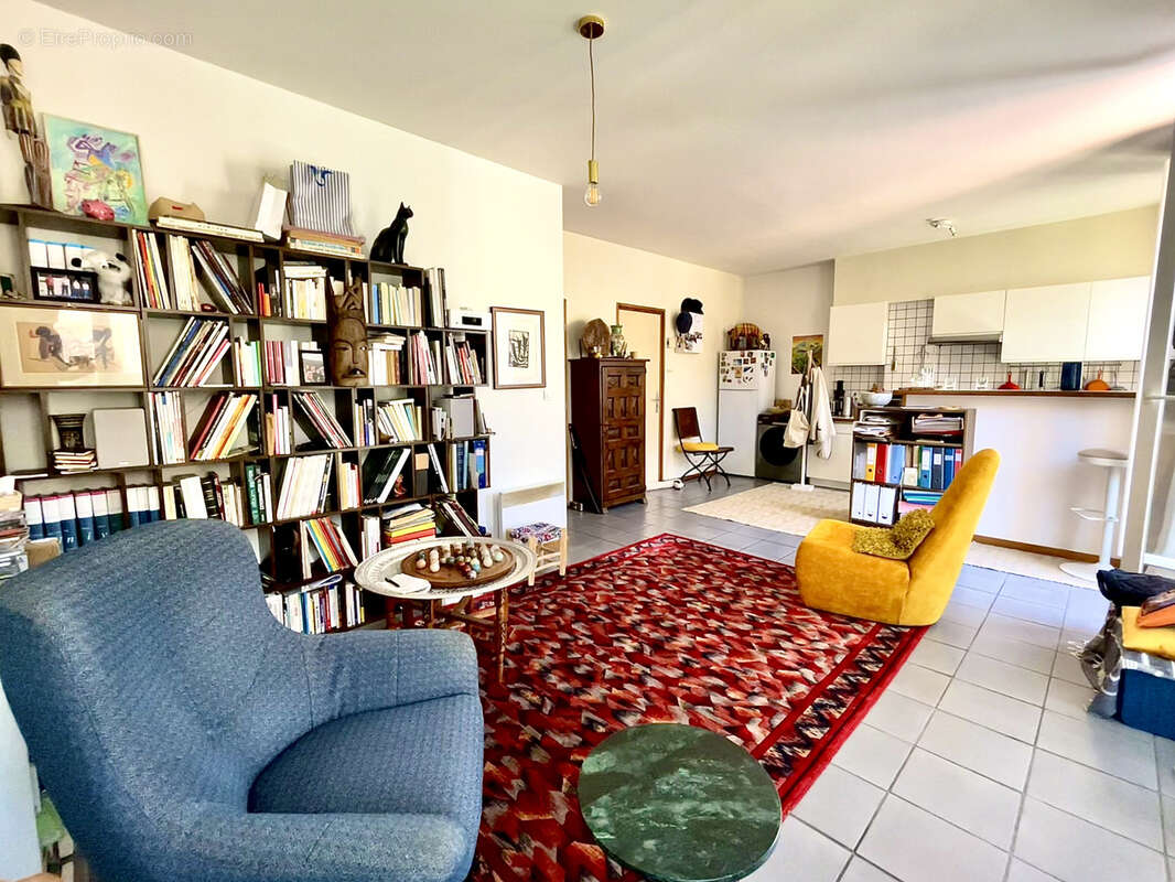 T2 41m2 + balcon 6,50m2 + cave coeur panier 13002 marseille - photo 4