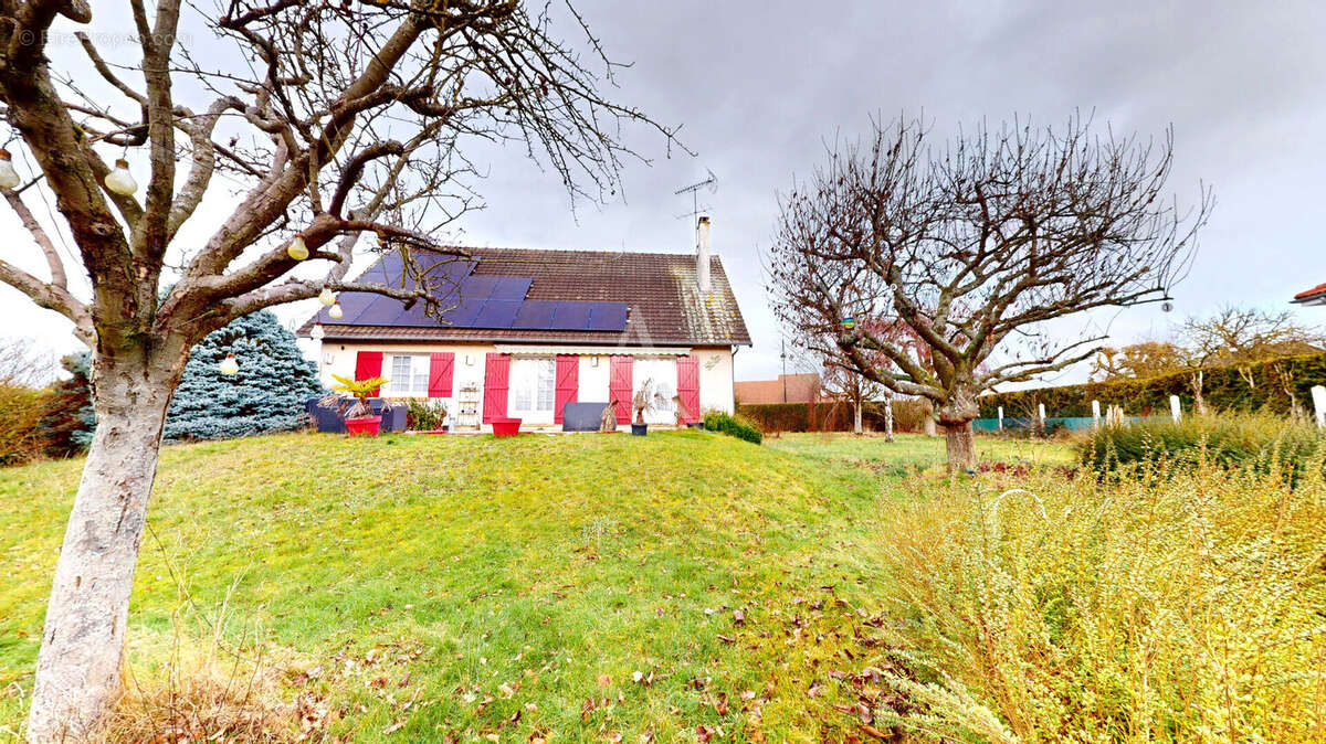 Maison à LE VAL-DAVID
