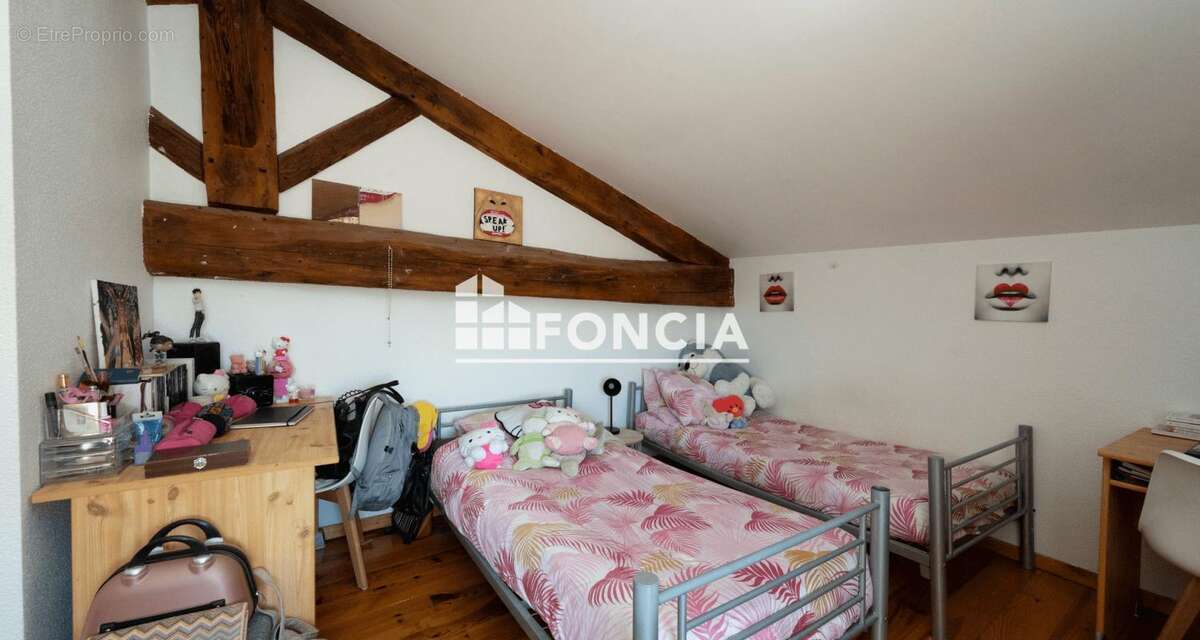 Appartement à BOURG-DE-PEAGE
