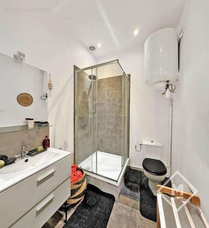 Appartement à MARSEILLE-5E