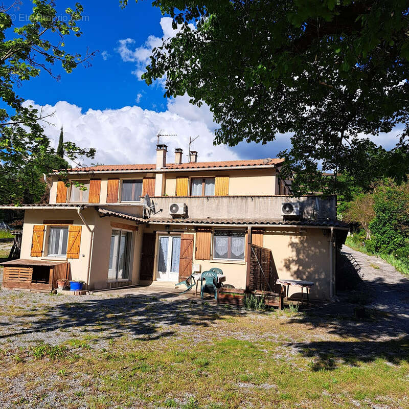 Maison à CORNILLAC