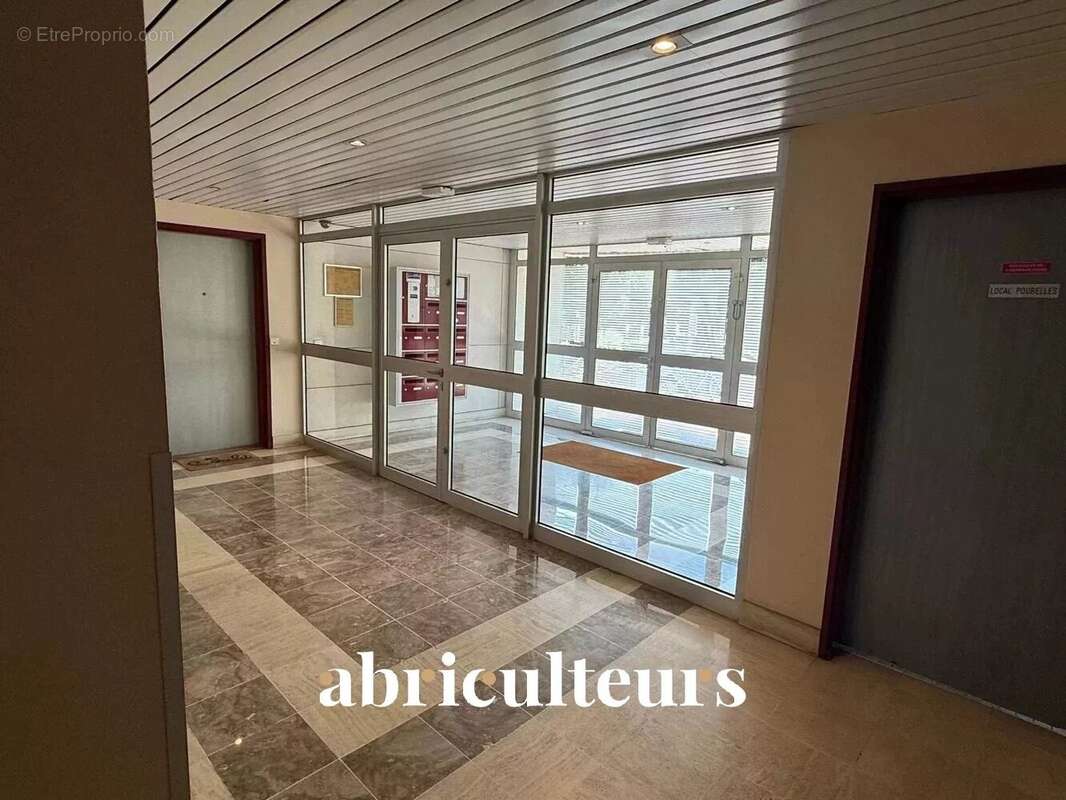 Appartement à ISSY-LES-MOULINEAUX