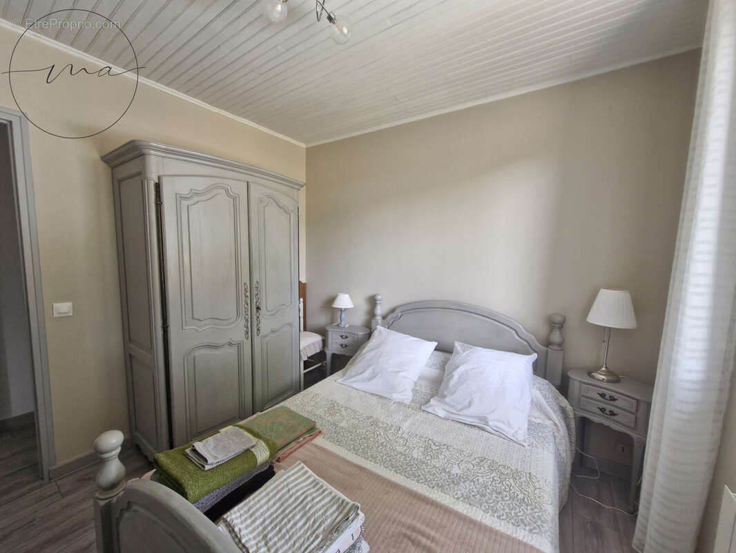 Maison à CASTANET-LE-HAUT