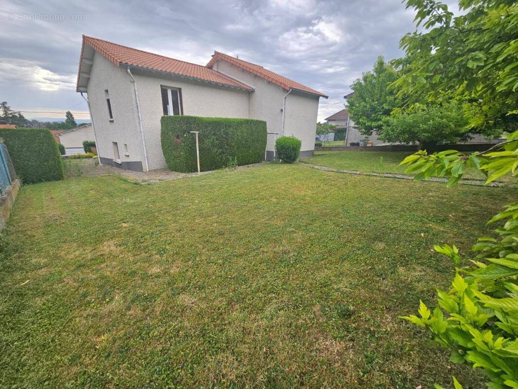 Maison à LA ROCHE-BLANCHE