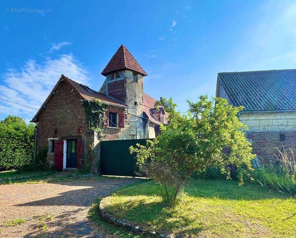 Corps de ferme Complet  avec dépendances et Box : 7 pièce(s) 174 m2 - photo 17