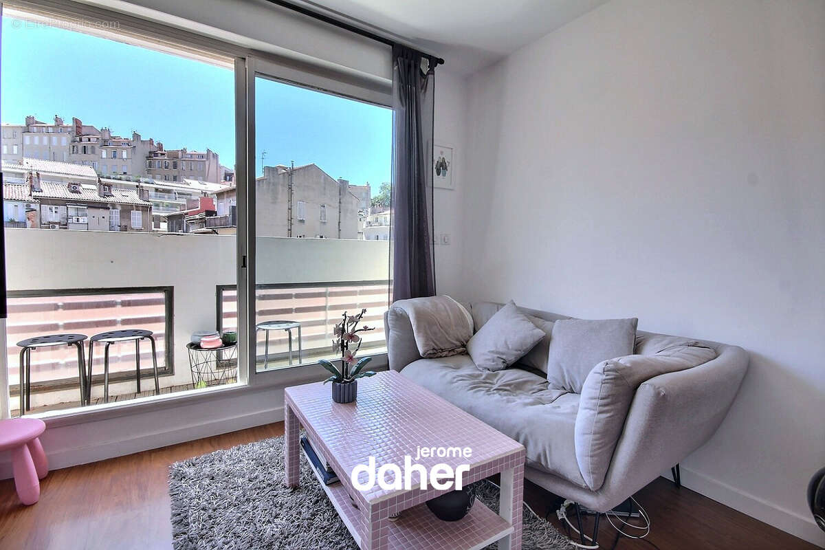 Appartement à MARSEILLE-6E