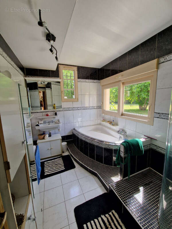 Maison à FONTAINE-SIMON