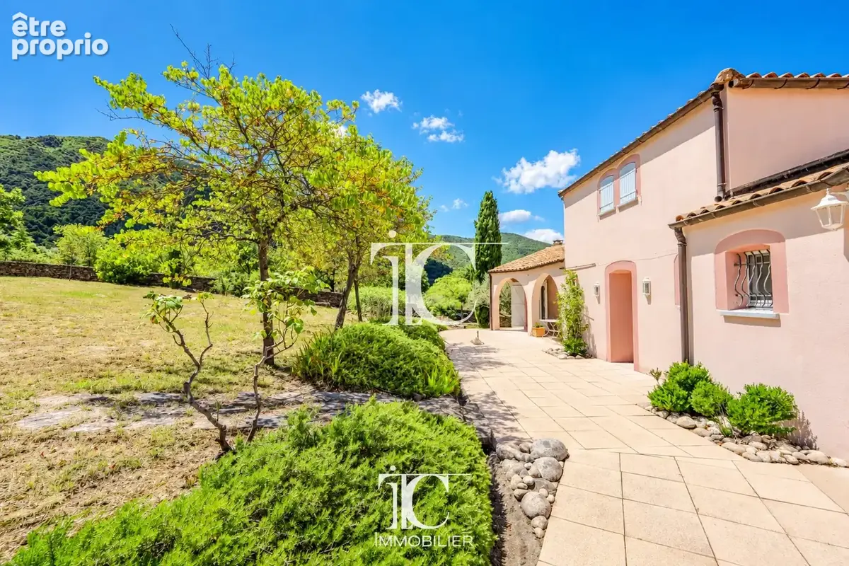 Les vans - villa de plain pied 146m²,secteur calme et verdoyant, 5825m² de terrain, piscine. - photo 17