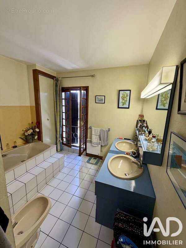 Maison 136 m² à Chaniers  - photo 8