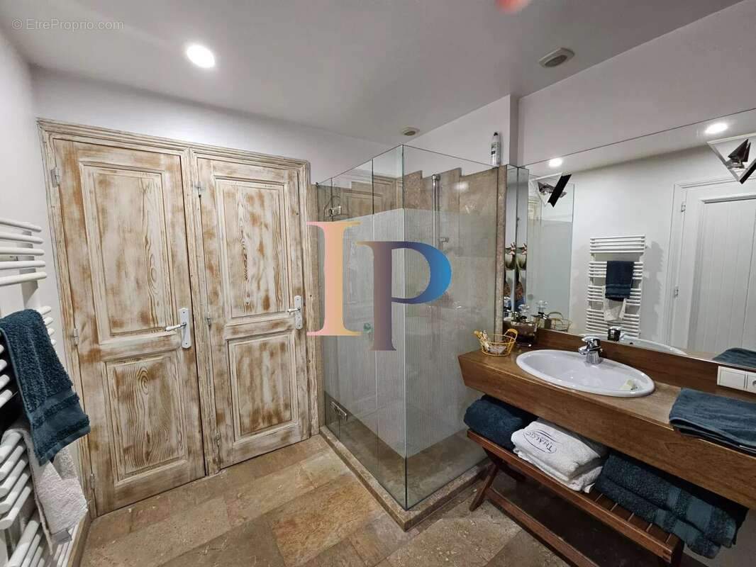 Maison à POUILLY-SOUS-CHARLIEU